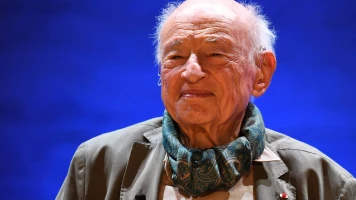 Edgar Morin à 102 ans: Nouveau roman autobiographique révisé à découvrir