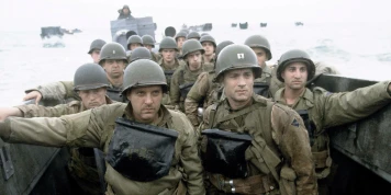 Tom Hanks dans 'Il faut sauver le soldat Ryan', un hommage à la guerre de 39-45 par Spielberg