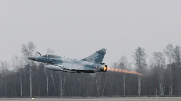 Macron annonce une collaboration avec l'Ukraine et la vente de Mirage 2000-5