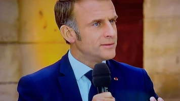Macron dirige la campagne européenne Renaissance, vise le RN