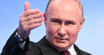 Zelensky sollicite plus d'aide; Macron soutient l'Ukraine; Biden promet 225M$