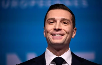 Triomphe de Jordan Bardella aux élections européennes, demande de dissolution