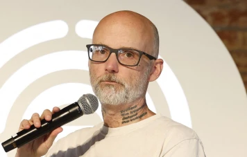 Moby, défenseur des droits des animaux, célèbre "Play" avec une tournée européenne en 2024