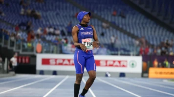 Sounkamba Sylla court le relais 4x400m avec une casquette au milieu de la controverse sur le voile