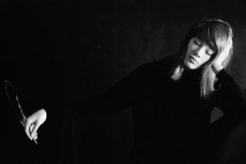 Françoise Hardy: Icône Pop, Chanteuse Mélancolique et Passionnée d'Astrologie
