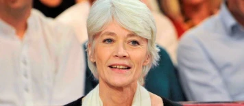 Françoise Hardy: Icône de la Musique des Années 60 et Légende Vivante