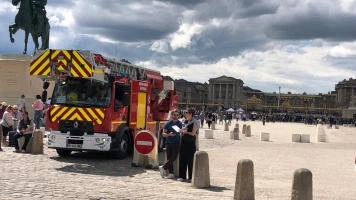 Incendie au Château de Versailles: Évacuation réussie, aucune collection endommagée