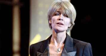 Hommages à l'icône de l'élégance française, chanteuse disparue