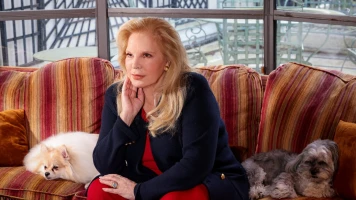 Sylvie Vartan rend hommage à Françoise Hardy, icône des années 1960