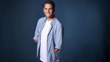 Théo Curin, nouvel animateur de 'Slam' sur France 3, débute le 9 septembre