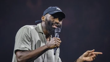 Cédric Doumbè, Champion MMA, Surprend à l'Accor Arena Spectacle