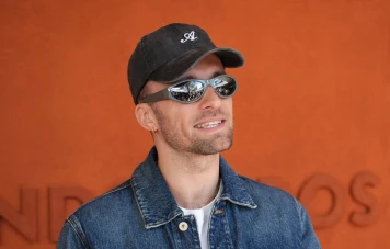 Macron dissout l'Assemblée nationale après les résultats des élections européennes ; Squeezie s'exprime