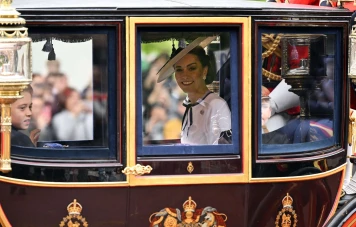 Kate, la princesse courageuse, fait une apparition publique après le traitement du cancer