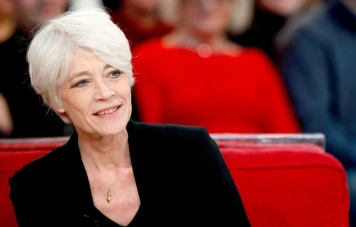 Funérailles de Françoise Hardy: Hommage à l'icône musicale à Père-Lachaise