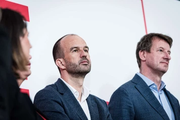 Difficultés de l'union de gauche: Tensions et critiques au sein du Nouveau Front populaire