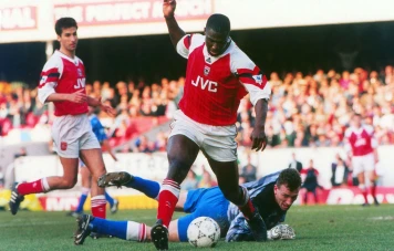 Kevin Campbell : La légende d'Arsenal disparaît à 54 ans, les clubs lui rendent hommage