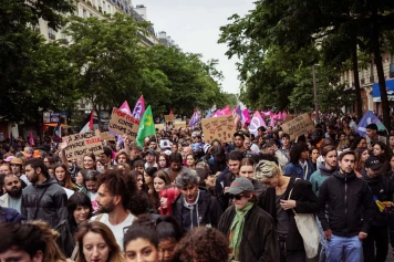 Manifestations en France contre l'extrême droite avant les élections législatives