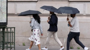 Vague de chaleur mondiale et fraîcheur en France : Impact du réchauffement climatique