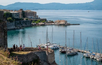 Touristes étrangers trouvés morts en Grèce: Recherches en cours pour disparus