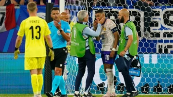 Kylian Mbappé Suffers Nose Fracture, No Surgery Planned Yet