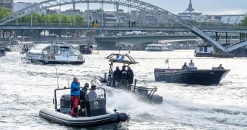 Cérémonie d'Ouverture Olympique: Coordination et Essai des Embarcations sur la Seine