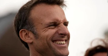 Macron vise une majorité absolue après la défaite aux élections européennes
