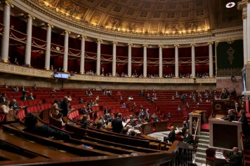 Loi post-Bétharram : la levée du secret de la confession retirée du texte voté par les députés