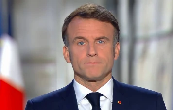 Baisse de Popularité d'Emmanuel Macron : 61% des Français Demandent sa Démission