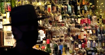 Le Dr Vivek Murthy appelle à des avertissements sur les boissons alcoolisées pour prévenir le cancer
