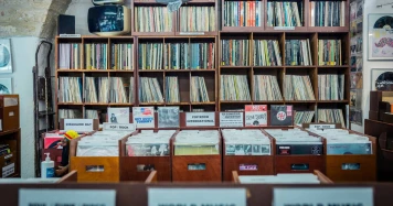 L'évolution des distributeurs de disques à l'ère du numérique