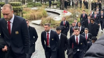 Hommage à Kath Phipps : Les Légendes de Manchester United se Rassemblent