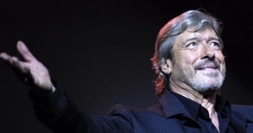 Hommage à un Grand Artiste : Le Dernier Concert du Chanteur à l'Olympia
