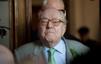 Décès de Jean-Marie Le Pen : Une Figure Controversée de l'Extrême Droite Française