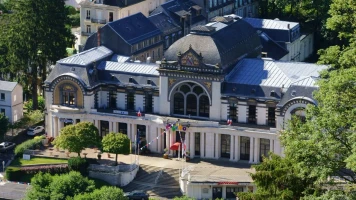 Rénovation du Casino de La Bourboule : Un Joyau Art Déco Renaît
