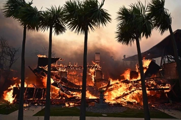 Incendies dévastateurs à Los Angeles : bilan tragique et évacuations massives