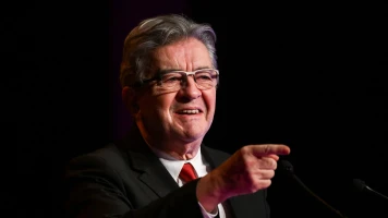 Mélenchon dénonce la servilité des partis de gauche face au gouvernement