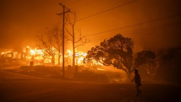 Incendies de forêt en Californie : Tragédie et lutte des pompiers
