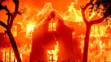 Déploiement de 400 Renforts Militaires en Californie pour Lutter Contre les Incendies Dévastateurs