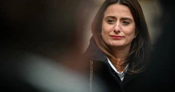 Marine Tondelier appelle à quitter X : une menace pour la démocratie ?