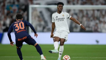 Tchouaméni et Ancelotti sous le feu des critiques après la défaite du Real Madrid