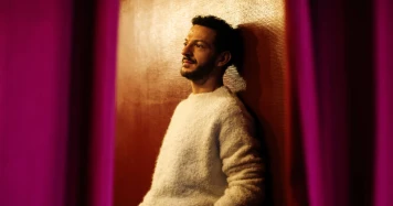 Vincent Dedienne rend hommage à Jean-Luc Lagarce au Théâtre de l’Atelier