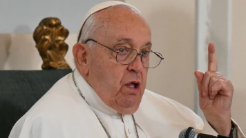 Le Pape François critique le plan d'expulsion de Trump : une calamité pour les migrants