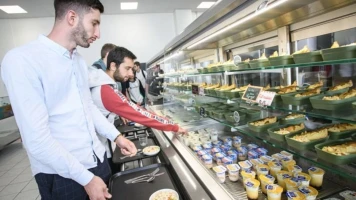 L'Assemblée nationale adopte une loi pour des repas à 1 euro pour tous les étudiants