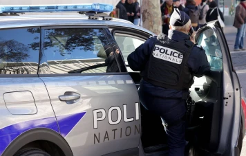 Tragédie à Paris : Un adolescent poignardé pour son téléphone