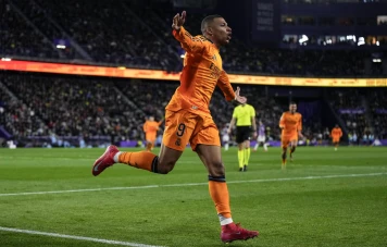 Kylian Mbappé brille avec un triplé lors de la victoire du Real Madrid contre Valladolid