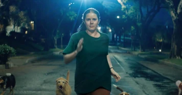 Nightbitch : Amy Adams explore la maternité et la colère face aux normes sociales