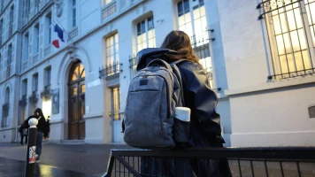 Tragédie à Paris : La mort d'Elias, collégien poignardé lors d'un vol