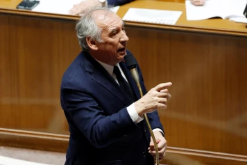 L'Influence de la Sémantique dans le Débat Politique : Patrick Buisson et l'Évolution du Discours sur l'Immigration