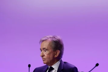 Bernard Arnault critique l'augmentation des impôts sur les entreprises en France