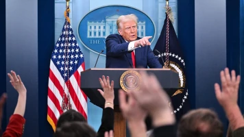 Donald Trump critique Obama et Biden sur la sécurité aérienne après un accident tragique